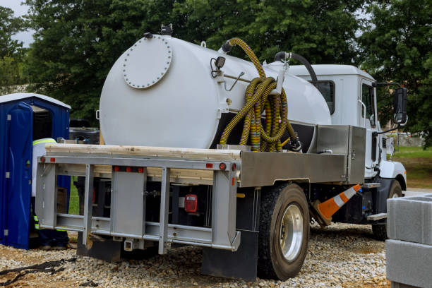 Portable Toilet Options We Offer in Bradley Gardens, NJ